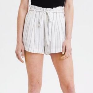 American Eagle never worn “Paper-bag” shorts